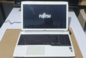 Ordinateur Fujitsu core i3