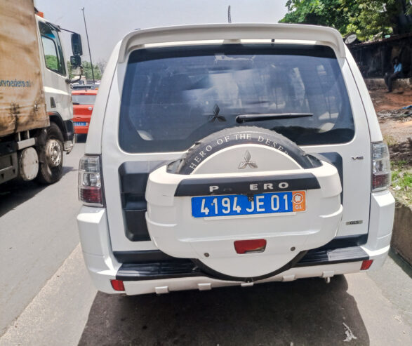 MITSUBISHI PAJERO 2011