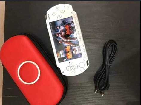 PSP cracker 20 jeux avec chargeur