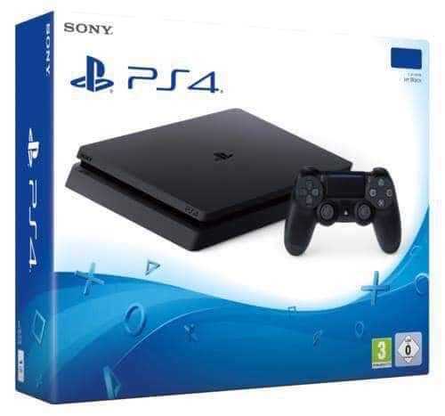 PS4 slim neuve avec les jeux deux manettes avec accessoires