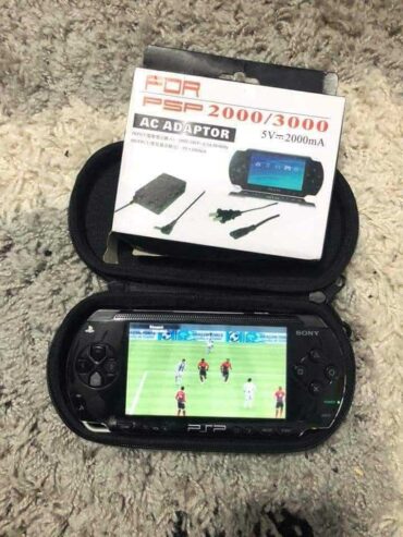 PSP cracker 20 jeux avec chargeur