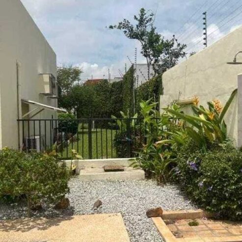 LOCATION COQUETTE VILLA BASSE 5PCS À LA RIVIERA GOLF LES VER