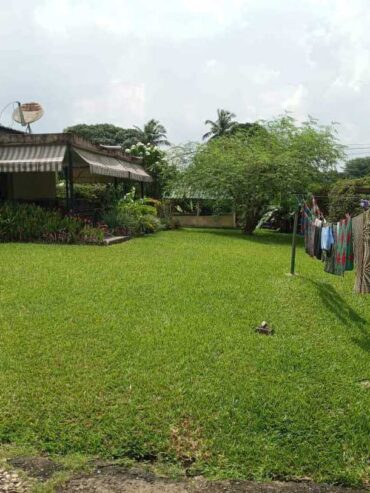 Villa basse à vendre à Cocody dans la cité cadre.