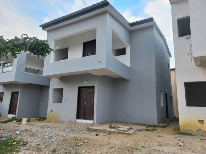 Coquette duplex 4p livré fini à angre