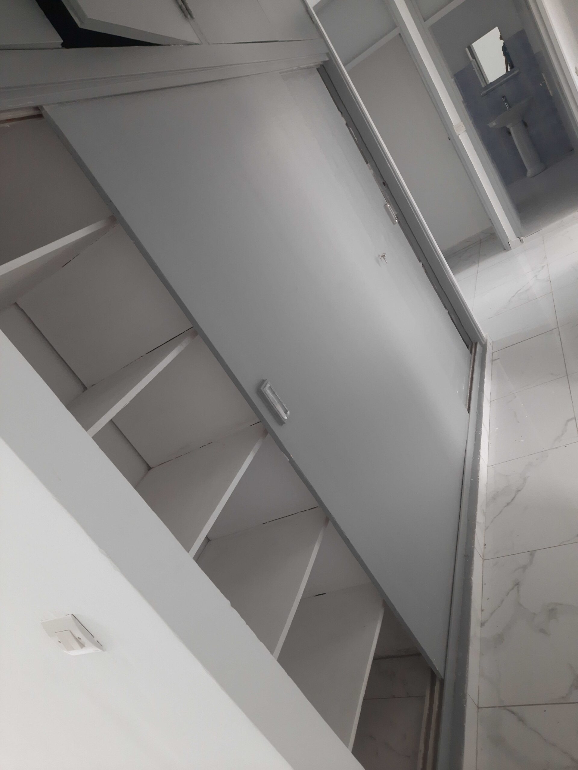 APPARTEMENT 5 PIÈCES À LOUER COCODY CENTRE MAISON DU PARTI PDCI AU REZ DE CHAUSSÉE