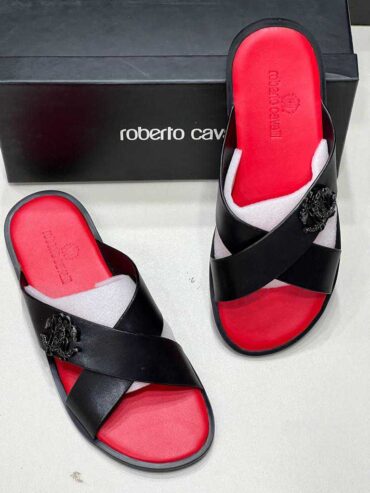 Sandales en cuir dans carton d’origine