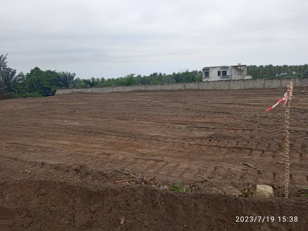 BINGERVILLE ANAN VENTE D’UN TERRAIN DE 3000M2 EN BORDURE DE