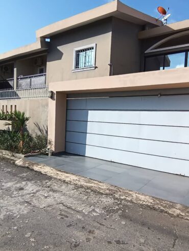 ANGRÉ 8EM TRANCHE VENTE D’UNE SOMPTUEUSE VILLA DUPLEX DE 10