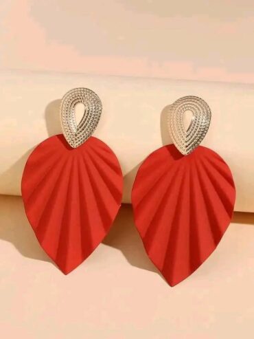 Jolies boucles d’oreilles disponible
