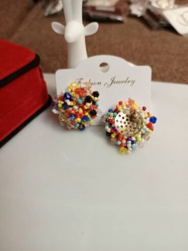 Jolies boucles d’oreilles disponible
