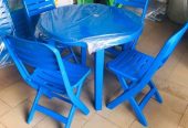 Complet chaise et table en plastique