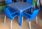 Complet chaise et table en plastique