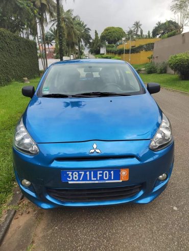 Mitsubishi Mirage année 2017 essence boîte manuelle climatis