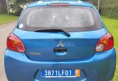 Mitsubishi Mirage année 2017 essence boîte manuelle climatis