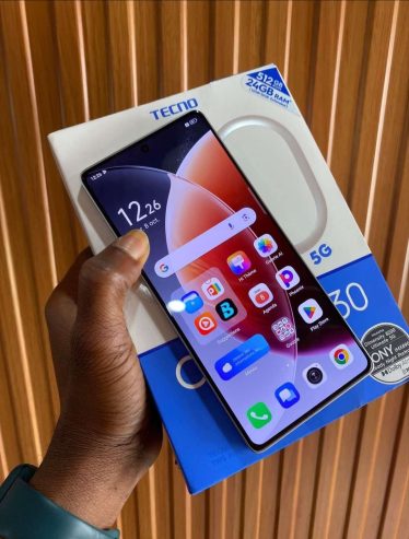 TECNO CAMON 30 première