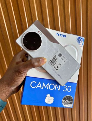 TECNO CAMON 30 première